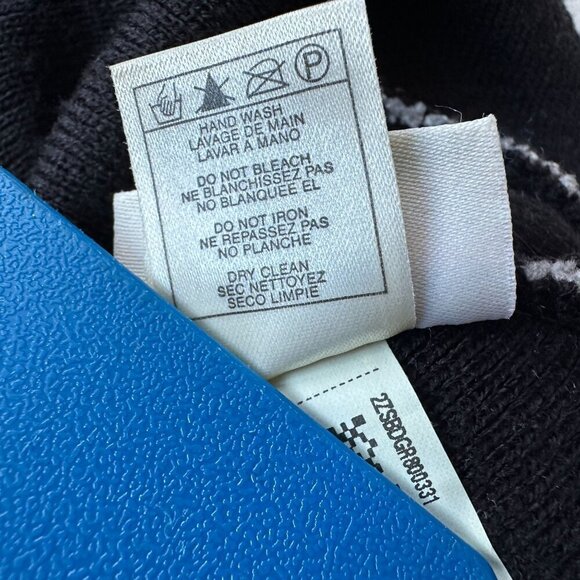 NBA Charlotte Hornets Knit Beanie Pom Pom Winter Hat Adult One Size - Picture 8 of 8